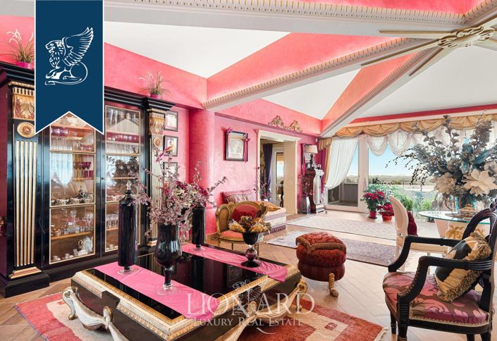 Image No.15-9 Bed Villa for sale