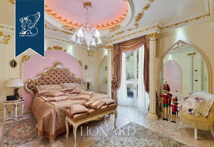 Image No.20-9 Bed Villa for sale