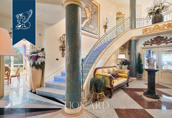 Image No.4-9 Bed Villa for sale