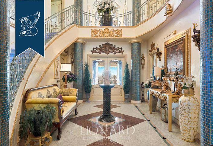 Image No.5-9 Bed Villa for sale