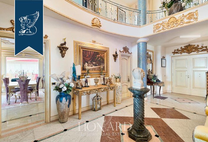 Image No.6-9 Bed Villa for sale