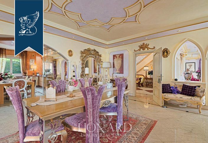 Image No.9-9 Bed Villa for sale