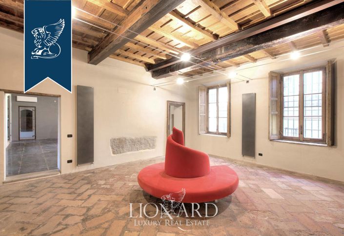 Image No.18-10 Bed Villa for sale