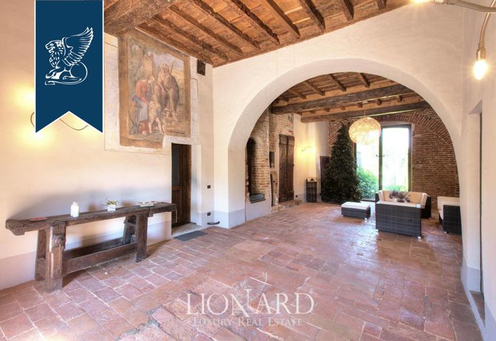 Image No.4-10 Bed Villa for sale