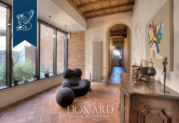 Image No.7-10 Bed Villa for sale