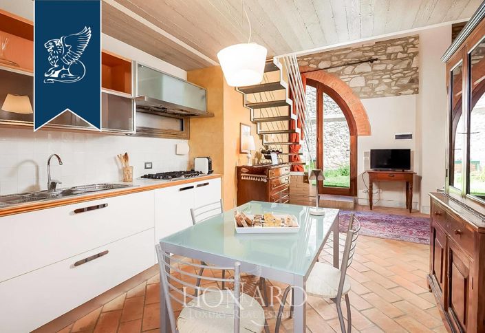 Image No.20-9 Bed Villa for sale