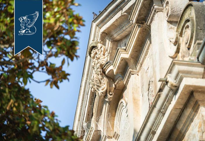 Image No.20-Villa for sale