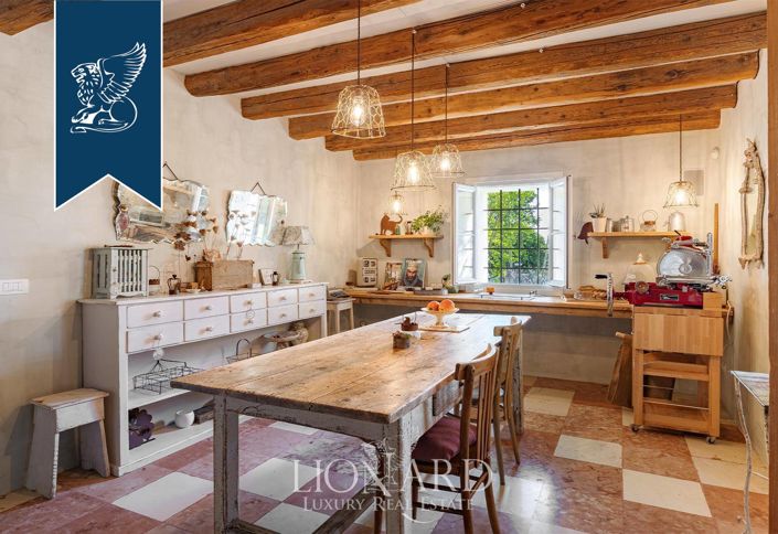 Image No.17-5 Bed Farmhouse for sale