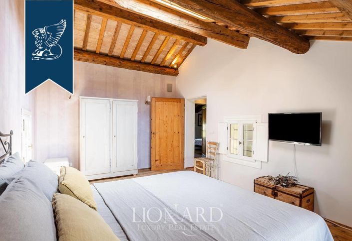 Image No.30-5 Bed Farmhouse for sale