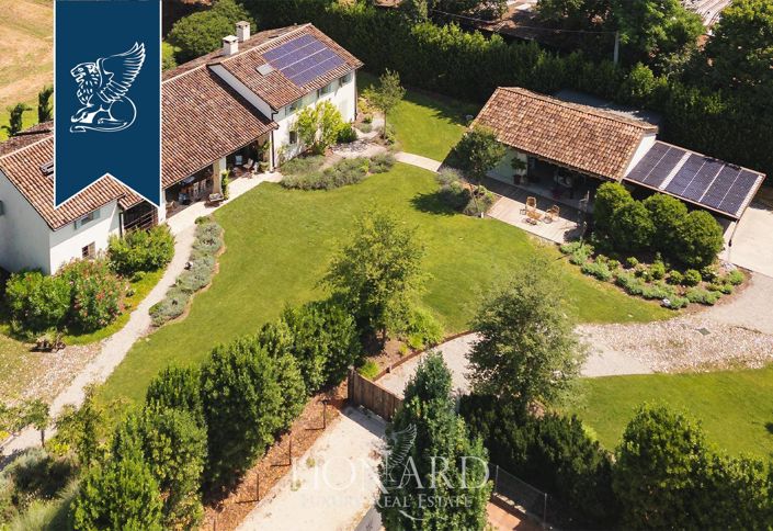 Image No.44-5 Bed Farmhouse for sale