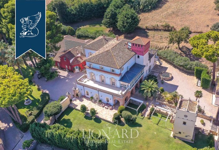 Image No.1-9 Bed Villa for sale