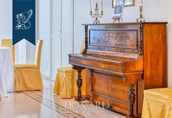 Image No.13-9 Bed Villa for sale