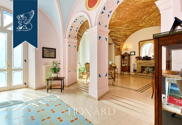 Image No.5-9 Bed Villa for sale