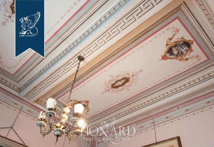 Image No.48-5 Bed Villa for sale