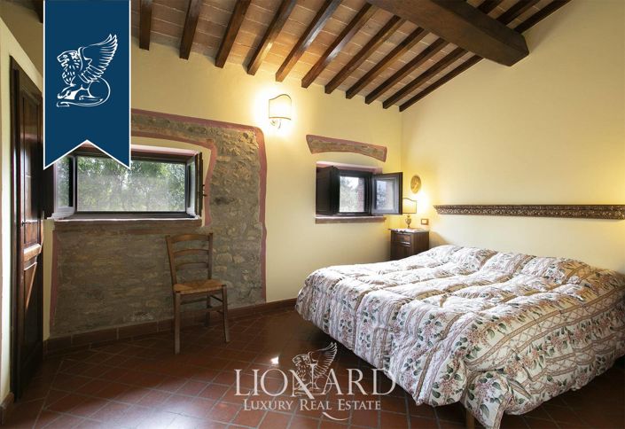 Image No.29-15 Bed Farmhouse for sale