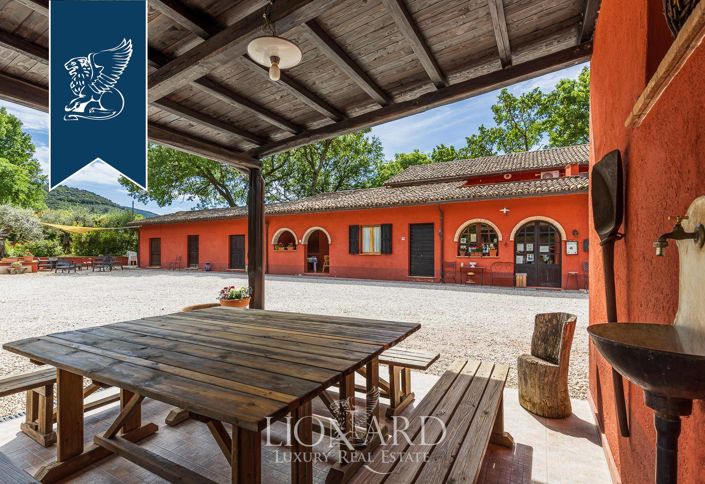 Image No.18-11 Bed Farmhouse for sale