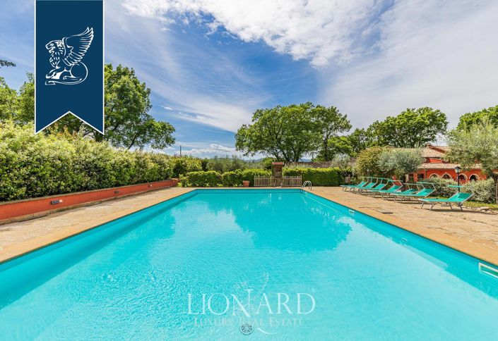 Image No.24-11 Bed Farmhouse for sale