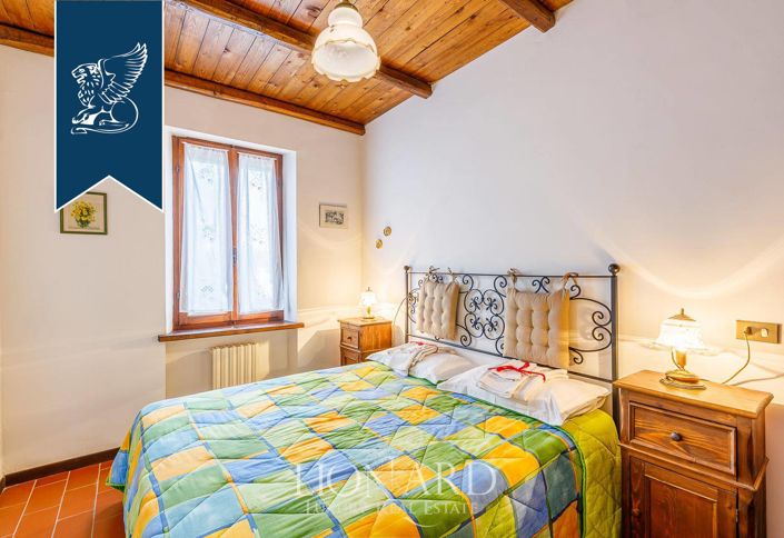 Image No.38-11 Bed Farmhouse for sale