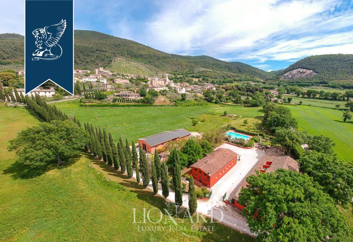 Image No.4-11 Bed Farmhouse for sale