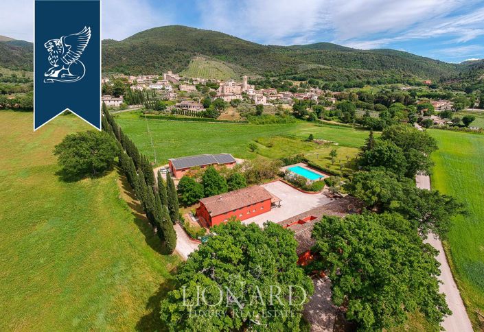 Image No.6-11 Bed Farmhouse for sale