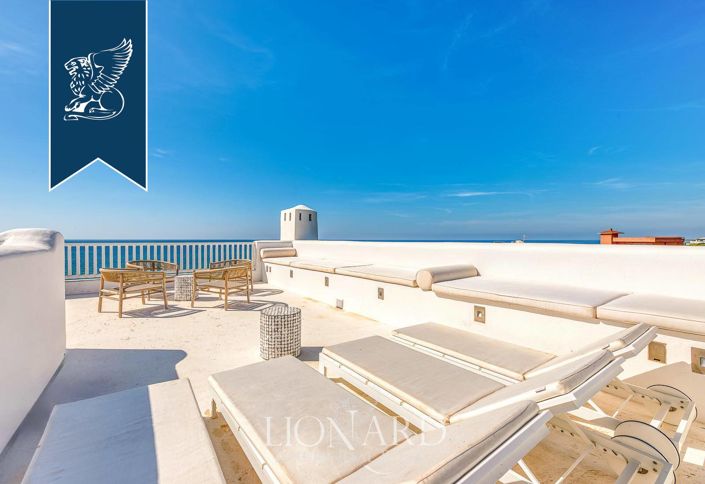 Image No.10-9 Bed Villa for sale