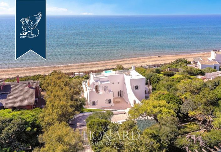 Image No.6-9 Bed Villa for sale