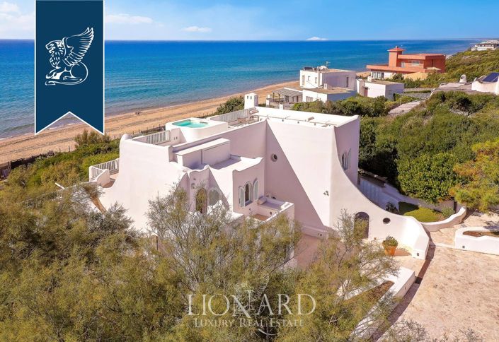 Image No.7-9 Bed Villa for sale