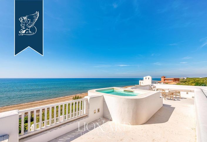 Image No.8-9 Bed Villa for sale