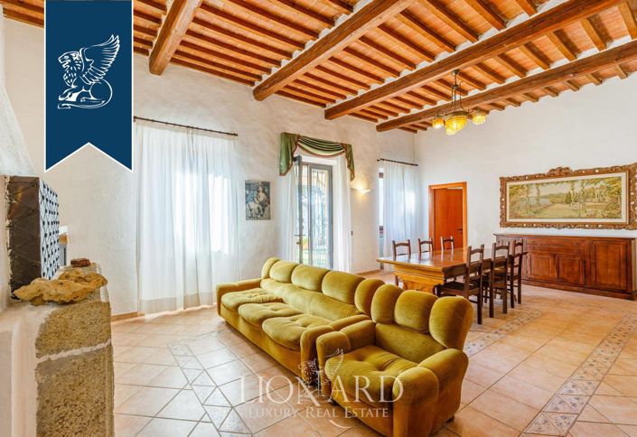 Image No.16-25 Bed Farmhouse for sale