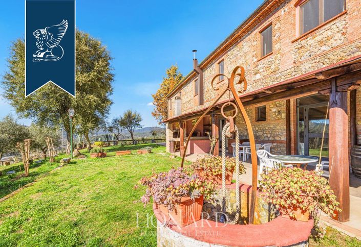 Image No.7-25 Bed Farmhouse for sale