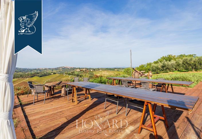 Image No.13-35 Bed Farmhouse for sale