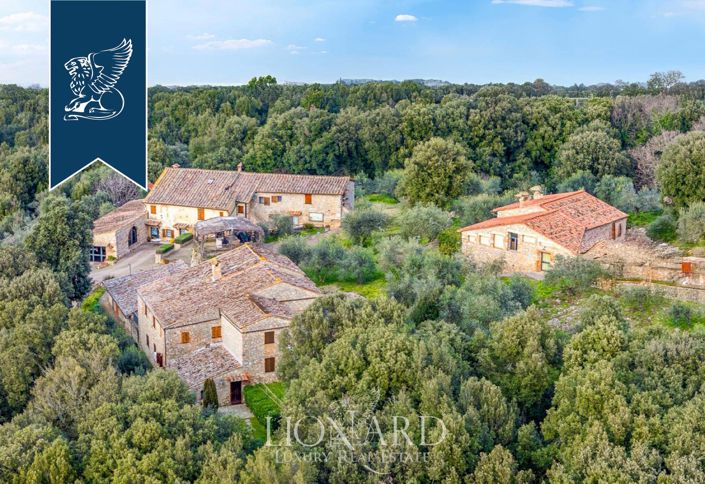 Image No.2-18 Bed Villa for sale