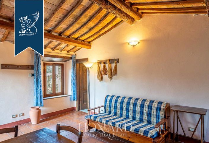 Image No.20-18 Bed Villa for sale