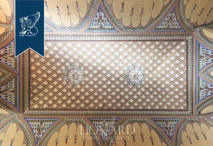 Image No.44-12 Bed Villa for sale