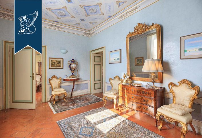 Image No.51-12 Bed Villa for sale