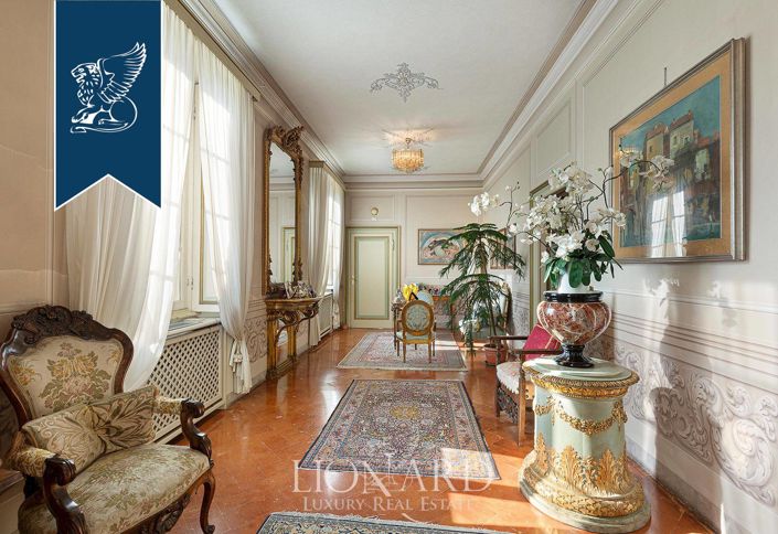 Image No.61-12 Bed Villa for sale