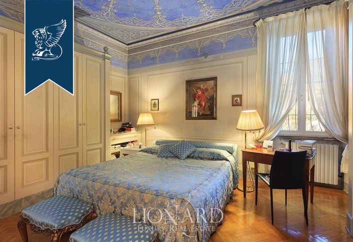 Image No.65-12 Bed Villa for sale