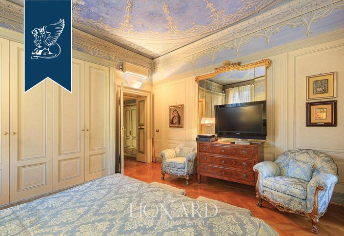 Image No.67-12 Bed Villa for sale