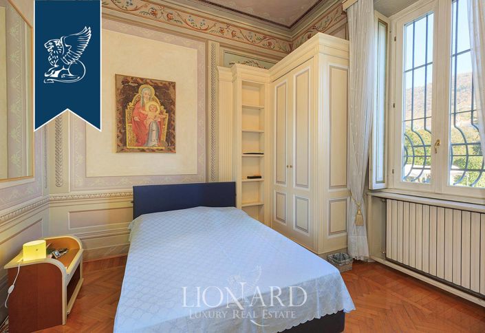 Image No.68-12 Bed Villa for sale