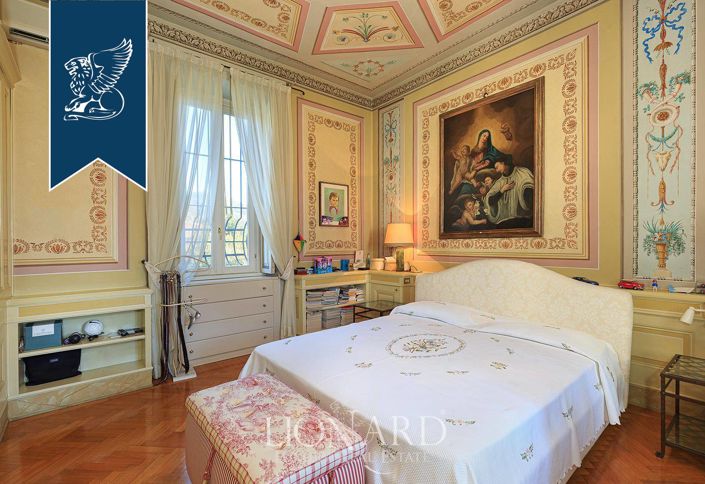 Image No.71-12 Bed Villa for sale