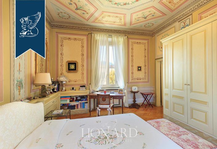 Image No.72-12 Bed Villa for sale