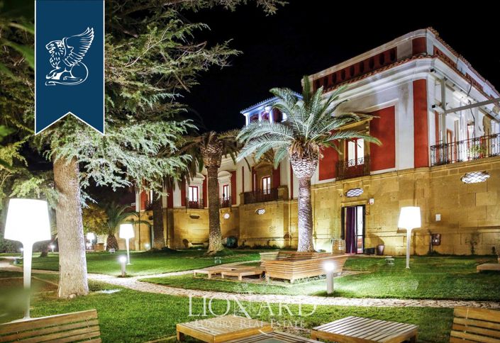 Image No.14-12 Bed Villa for sale