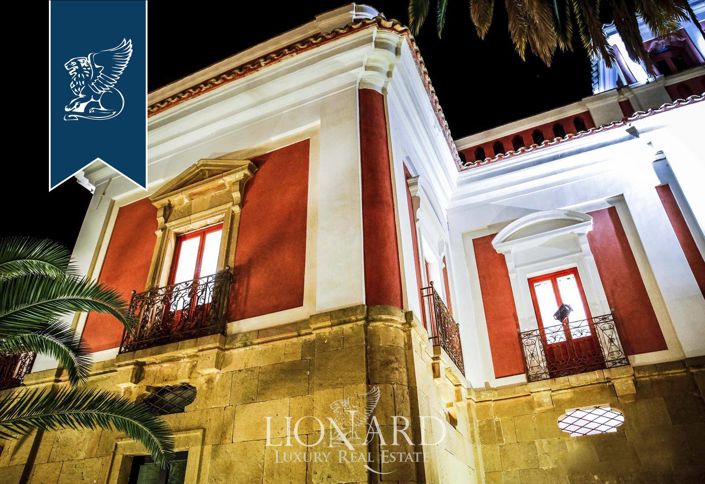 Image No.19-12 Bed Villa for sale