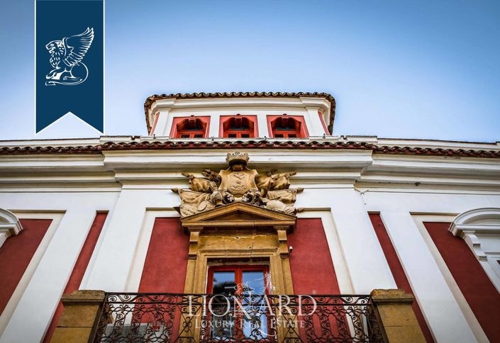 Image No.5-12 Bed Villa for sale