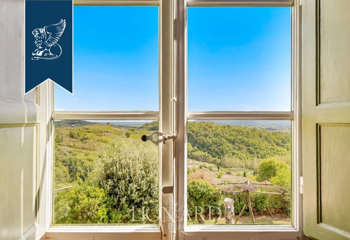 Image No.10-13 Bed Villa for sale