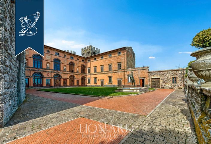 Image No.8-35 Bed Property for sale