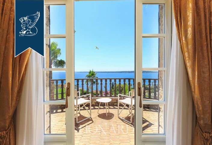 Image No.58-4 Bed Villa for sale
