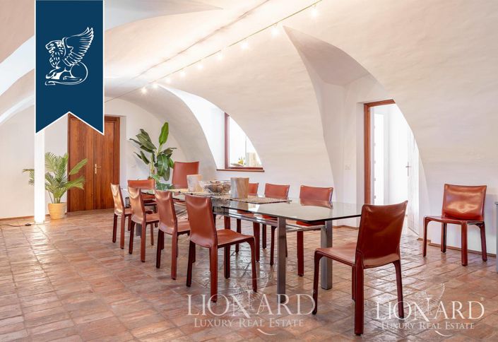 Image No.28-12 Bed Villa for sale