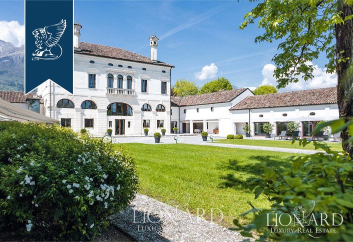 Image No.5-12 Bed Villa for sale