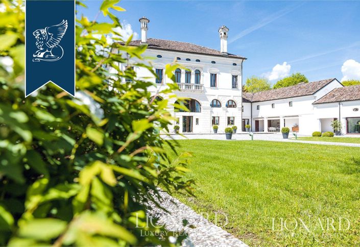 Image No.65-12 Bed Villa for sale